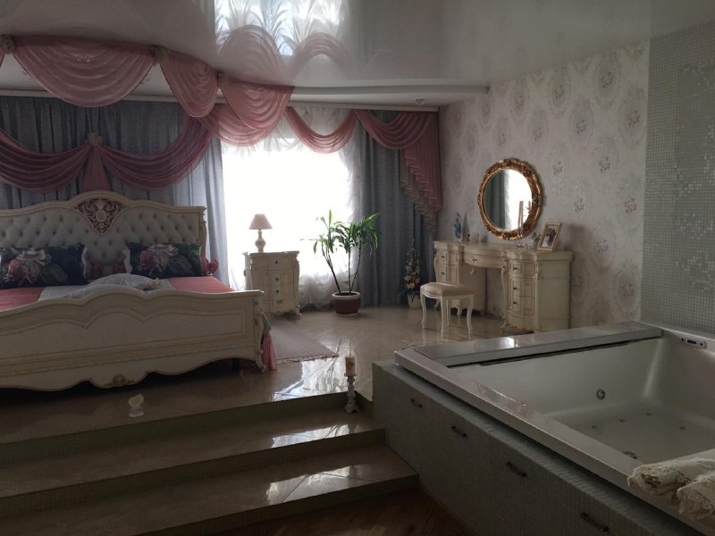 так нынче живут обычные новосибирские чиновники